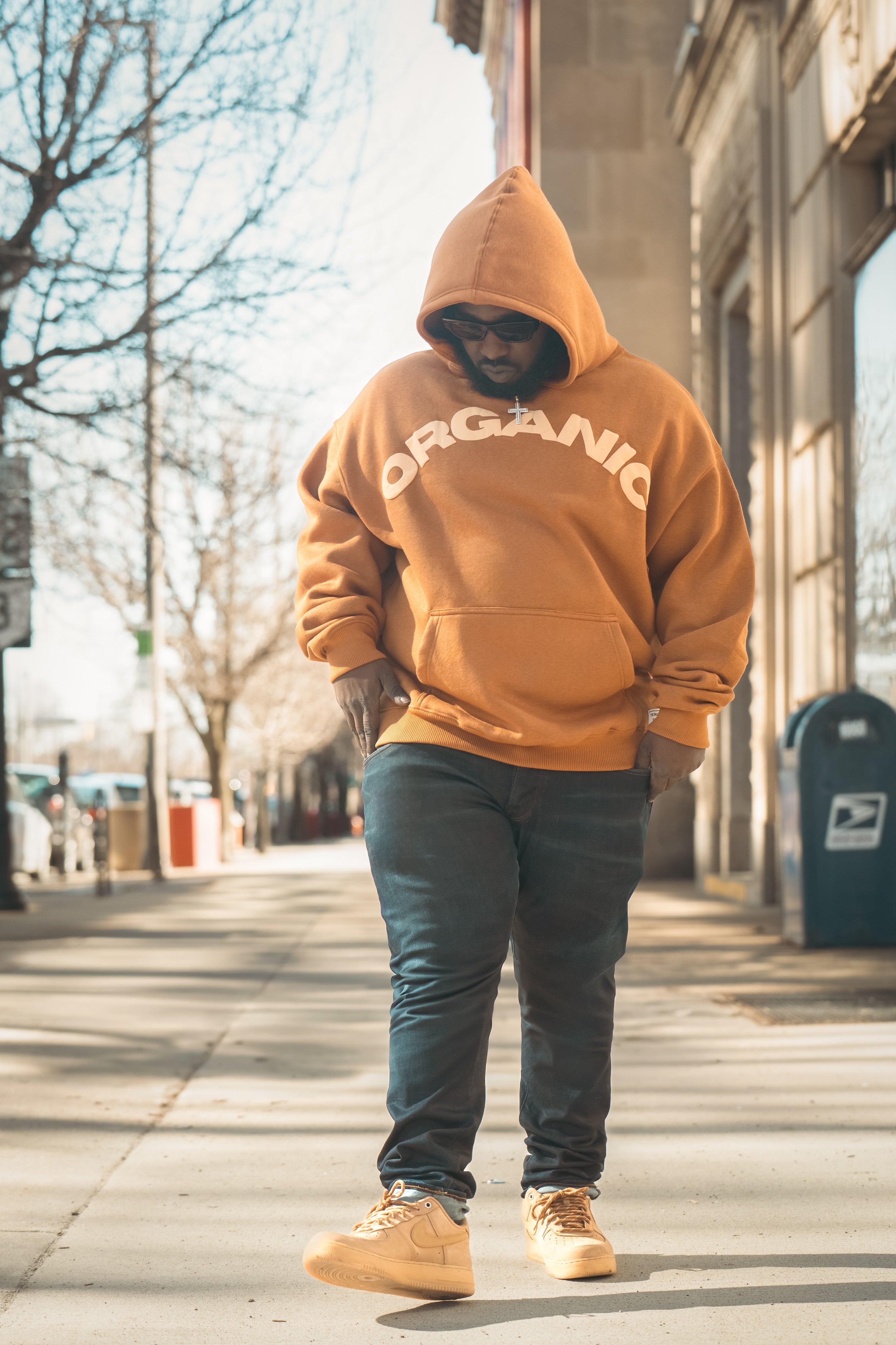 THE ORGANIC CLASSIC HOODIE BROWN